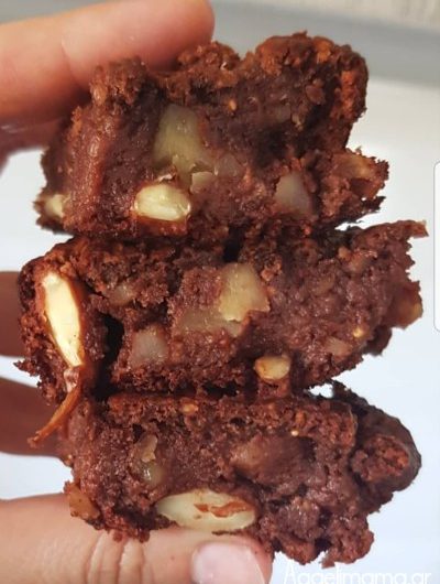 Εύκολο κέικ με σύκα και αμύγδαλα χωρίς ζάχαρη !