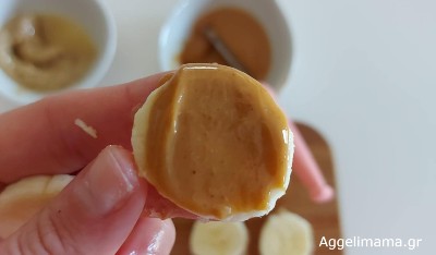 Σαντουιτσάκια" μπανάνας με ταχίνι και φυστικοβούτυρο!