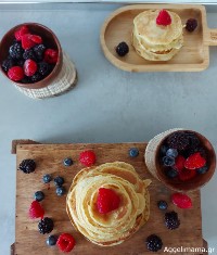 Pancakes 1 , 2 , 3 με φρούτα του δάσους!