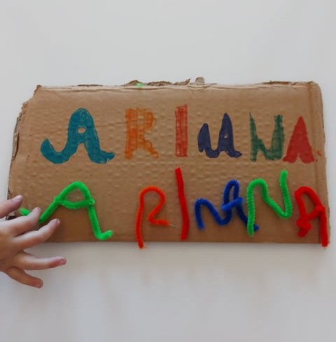 Ανακυκλώσιμη κατασκευή ταύτιση γραμμάτων/χρωμάτων!