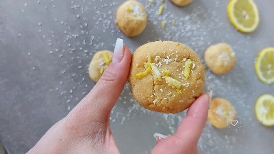 ΥΓΙΕΙΝΑ ΜΠΙΣΚΟΤΑ ΛΕΜΟΝΙΟΥ !